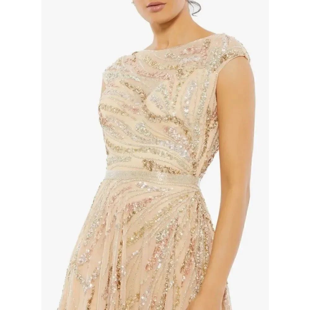 Mac Duggal Cap Sleeve Embellished Beaded Gown in Nude NWOT Size 4